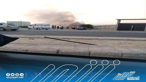 عاجل / احتراق سيارة في منطقة ”الستين“ بمدينة المكلا