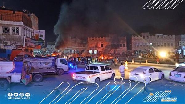 مراسلنا يوثق إتساع رقعة الإحتجاجات بحضرموت.. شوارع مدينة المكلا مغلقة