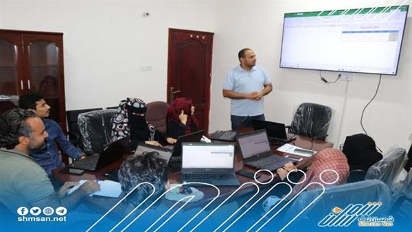 افتتاح دورة الجداول الالكترونية المتقدمة  "Excel Advance" بصندوق صيانة الطرق والجسور في عدن