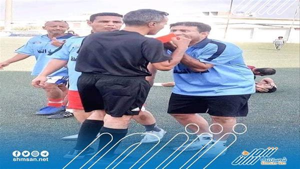 عاجل/مدرب منتخب الناشئين يتعرض لانتقاذات واسعة والطرد بالكرت الأحمر ... لهذا السبب!