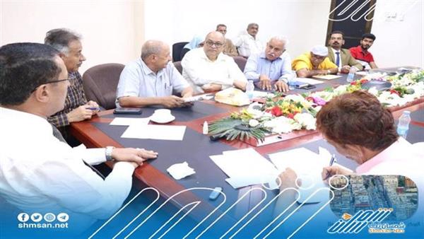  وزير الصناعة والتجارة تضع قائمة بتسعيرة وأوزان الدجاج المذبوح