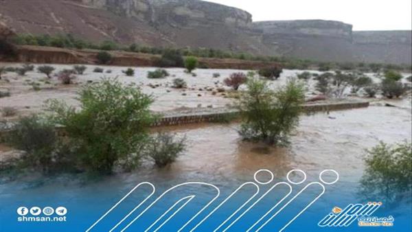 الأمطار الغزيرة تتسبب بإغلاق الطرق وتهدم المنازل بوادي حضرموت 