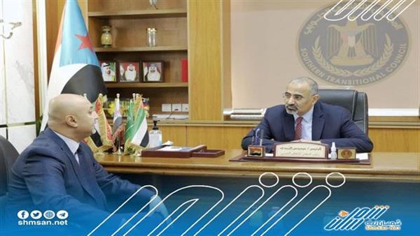 عاجل/ الزبيدي يوجه بسرعة نقل الإتصالات من صنعاء إلى عدن