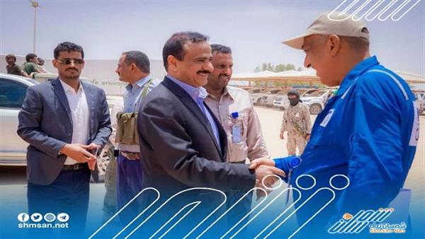 المحافظ ابن الوزير يزور حقل العقلة ويعقد لقاء معَ الإدارة الإقليمية لِـOMV 