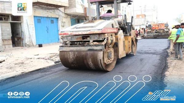 بدء أعمال سفلتة شارع السواعي بالمعلا في عدن