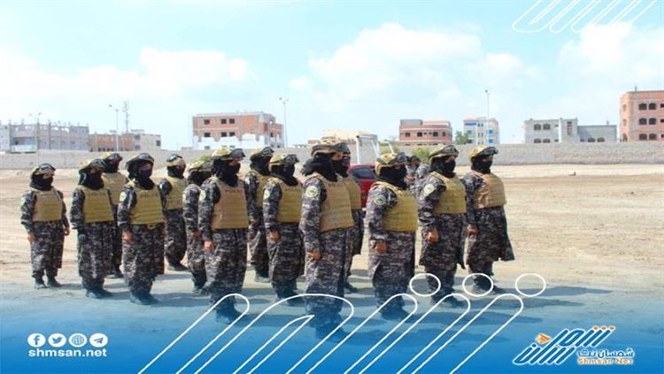 تخرج الدفعة الأولى من الشرطة النسائية بقوات حرس المنشآت في العاصمة عدن