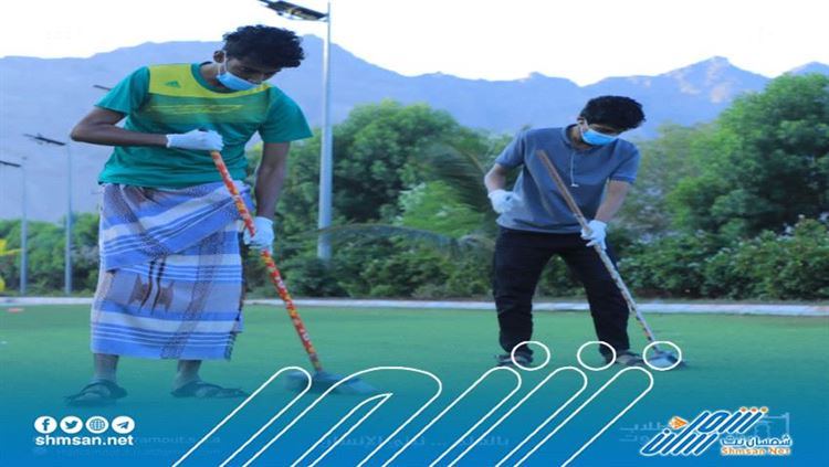 اتحاد طلاب حضرموت ينفذ حملة تطوعية بتنظيف متنفس المسطح الأخضر بالمعلا