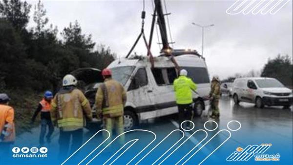 إصابة 19 في حادثة اصطدام ترام بحافلة في إسطنبول