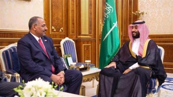 مصادر تكشف عن عدم عودة الرئيس الزبيدي الى العاصمة عدن
