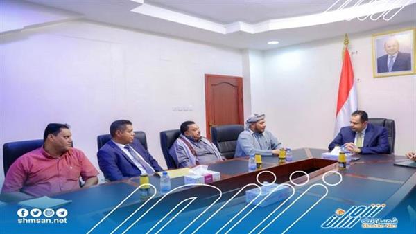 رئيس الوزراء يوجه بالارتقاء بالعمل التنموي والخدمي والأمني في أرخبيل سقطرى  