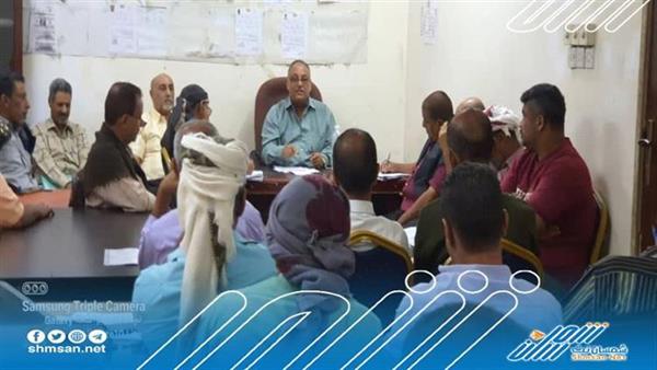 مدير البحث الجنائي بعدن يعقد اجتماعاً برؤساء الأقسام لمناقشة نتائج التقرير التقييمي السنوي لعام 2022م
