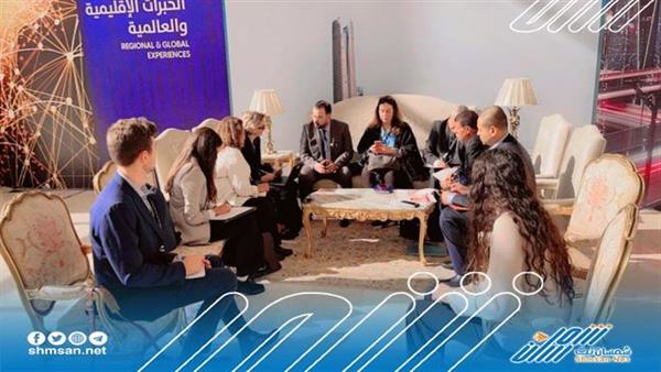 وزير الأشغال يبحث مع مسؤولة في البنك الدولي إسهامه بإعادة إعمار اليمن