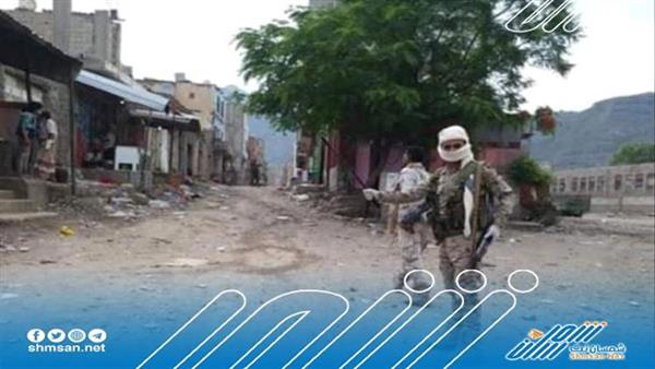نقطة إخوانية تعتدي بالضراب على أسرة من تعز و بسبب 