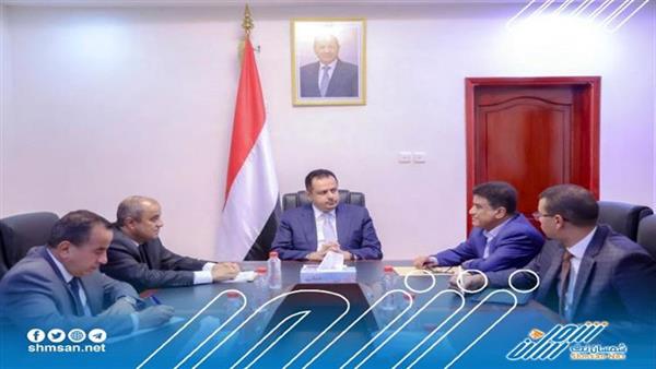 رئيس الوزراء يرأس اجتماع مشترك  لقيادتي وزارتي المالية والنفط  