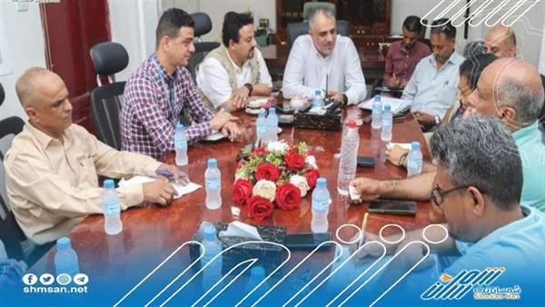 مناقشة جهود بدء تنفيذ مشروع صيانة طريق الحبيلين - الحد في لحج 