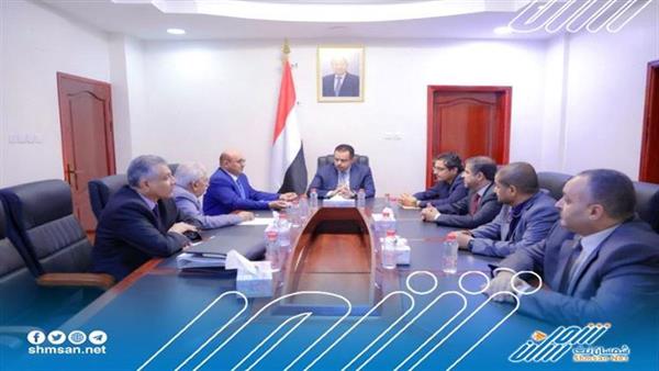رئيس الوزراء يناقش مع مجلس إدارة البنك المركزي اليمني مستوى الإجراءات الرقابية على قطاع البنوك