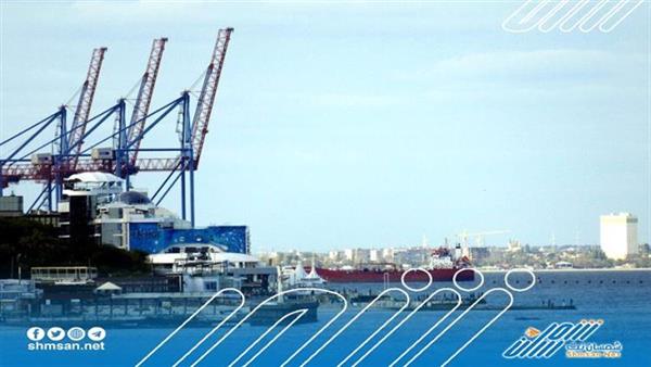 الحوثيون يتهمون التحالف باحتجاز 4 سفن نفط في ميناء جيبوتي 