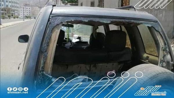 أكاديمي بجامعة عدن يتعرض لاعتداء من قبل مدرعة أحد القيادات