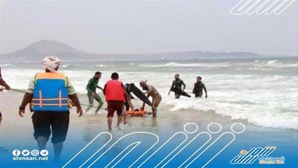 خفر السواحل بحضرموت تنقذ شخصين من الغرق
