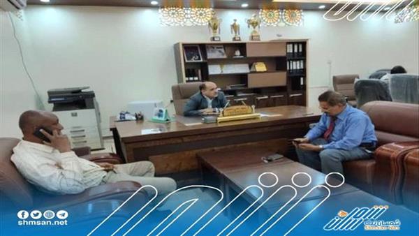 مدير مديرية دار سعد يناقش آلية شفط مياه الأمطار من شوارع واحياء المديرية