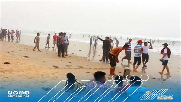 إنقاذ 4 شباب ووفاة غريق في ثامن أيام موسم نجم البلدة بحضرموت.. وخفر السواحل تجدد تحذيراتها