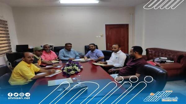 فتح مظاريف مناقصات لطباعة الكتاب المدرسي للعام القادم