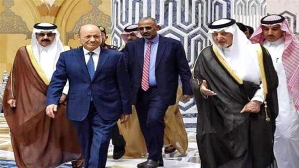 مجلس القيادة الرئاسي يباشر تعديل الحكومة وازاحة الفساد