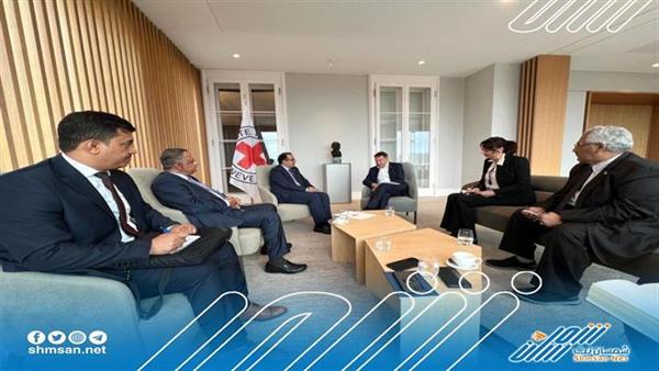 وزير الصحة يبحث مع الصليب الاحمر سبل تعزيز التعاون المشترك