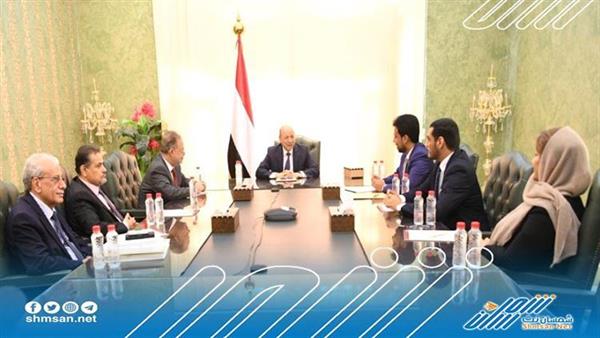 رئيس مجلس القيادة يشدد في لقاء برئاسة هيئة التشاور على اولوية خلق اصطفاف وطني واسع.
