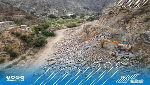 إشادة واسعة بتبرع مُسنة من يافع بطقم مجوهراتها لصالح مشروع باتيس