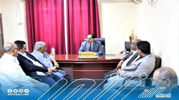 وزير الشباب والرياضة يزور فرع مكتب الوزارة بعدن ويطلع على نشاطه