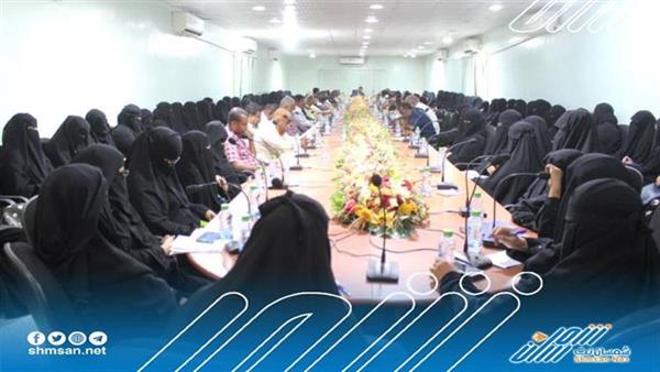 مناقشة إقرار البرامج التدريبية للمختصين بمدارس حضرموت
