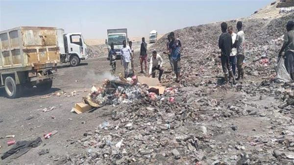إحراق مواد غذائية فاسدة بالمهرة