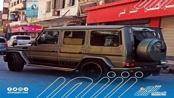 سيارة مدير عام الواجبات الزكوية في العاصمة عدن تثير جدل واسع