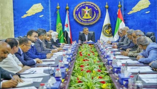 رئاسة الانتقالي تستعرض تداعيات تدهور الأوضاع الاقتصادية والأزمات المفتعلة