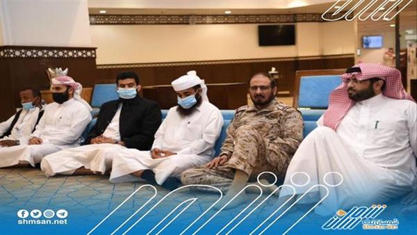 صور قائد القوات المشتركة للتحالف العربي مع قادة من ألوية "العمالقة" تثير تفاعل النشطاء السعوديين