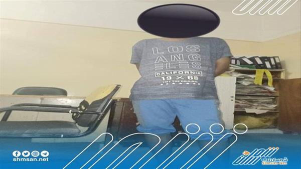 لص يمتهن سرقة السيارات في قبضة أمن المهرة