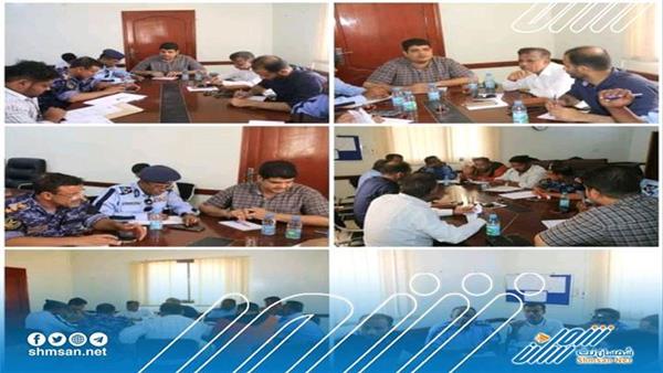 إجتماعا يناقش خطة ترتيب أوضاع أعمال النظافة والاسواق والمسارات المرورية والجانب الأمني بالمكلا خلال شهر رمضان المبارك