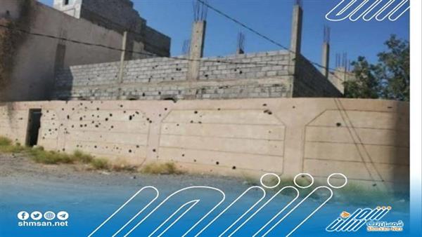 ميليشيا الحوثي تقصف و تنهب منزل شيخ في الحديدة 