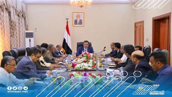 الكهرباء اولا...ابناء عدن يهددون بالإنتفاضة في وجه فساد الحكومة