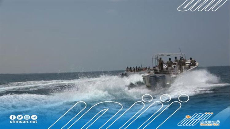 البحرية اليمنية تقوم بإنقاذ 6 إيطاليين وفرنسيين في حادثين منفصلين في البحر الأحمر 
