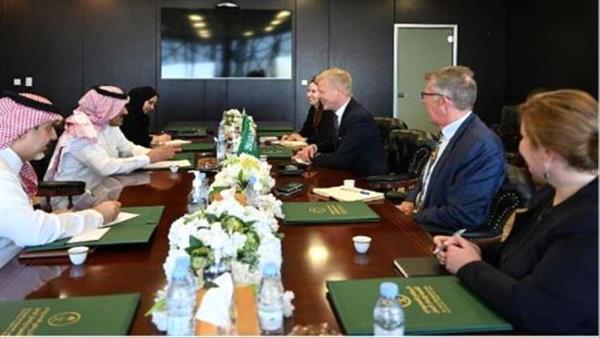 لقاء يجمع المبعوث الأممي والسفير السعودي لدى اليمن