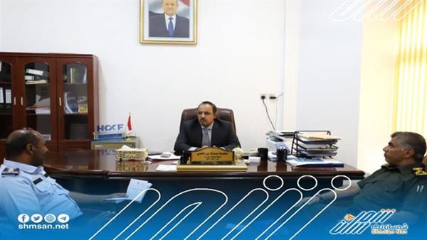 المحافظ بن ماضي يطلع على آلية إدارة الأمن لاستئناف ترسيم المركبات والدراجات النارية