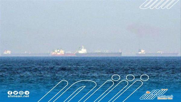 رصد طائرة مسيرة تحوم فوق سفينة في بحر عمان