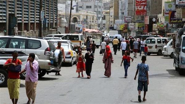 موجات بشرية نازحة تهدد الجنوب