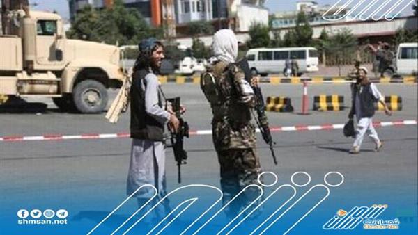 القتلى والجرحى بتفجير خلال الصلاة داخل مدرسة بأفغانستان
