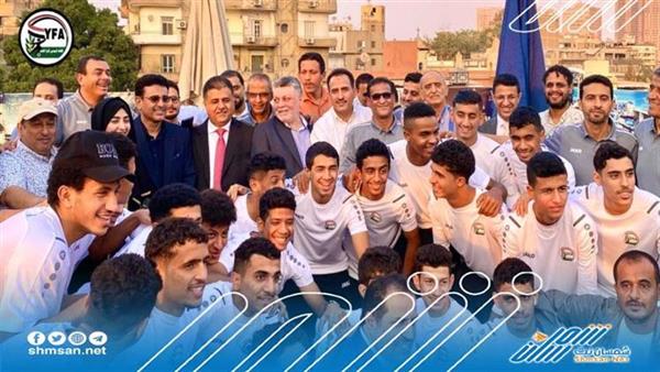 العيسي يكرم منتخب الناشئين بـ 5 الف دولار بمناسبة التأهل إلى نهائيات كأس آسيا 