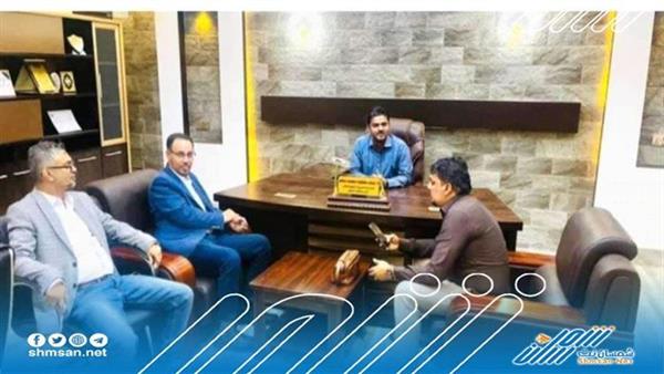 مدير مكتب محافظ عدن يشيد بمدير عام مديرية الشيخ عثمان في تحصيل الإيرادات 