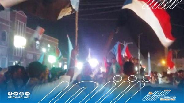 عاجل /  الالآف من ابناء وادي حضرموت يتوافدون الآن الى ساحة الشهيد “رامي البر” بتريم
