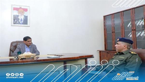 اللواء الركن البحسني يطلع على سير عمل إدارة الأمن والشرطة بساحل حضرموت ومستوى تنفيذها للخطط الأمنية.